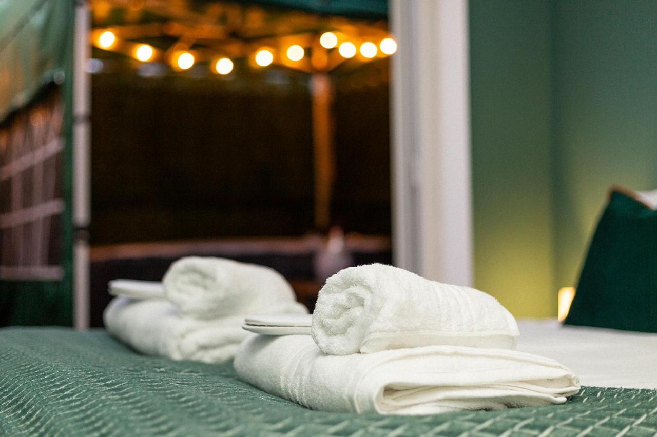 Stylish & Cosy Margate Escape With Hot Tub And Log Burner Dogs Welcome Exterior photo