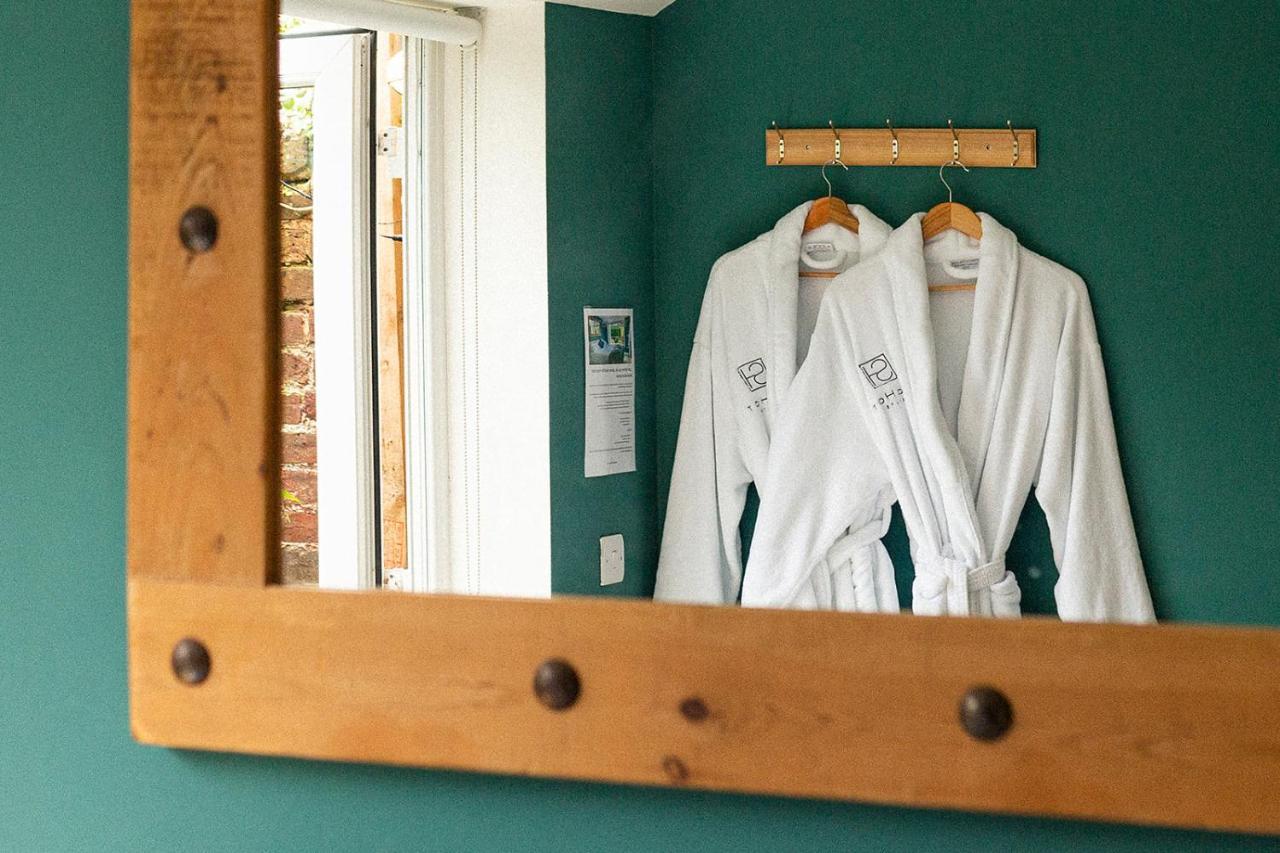 Stylish & Cosy Margate Escape With Hot Tub And Log Burner Dogs Welcome Exterior photo