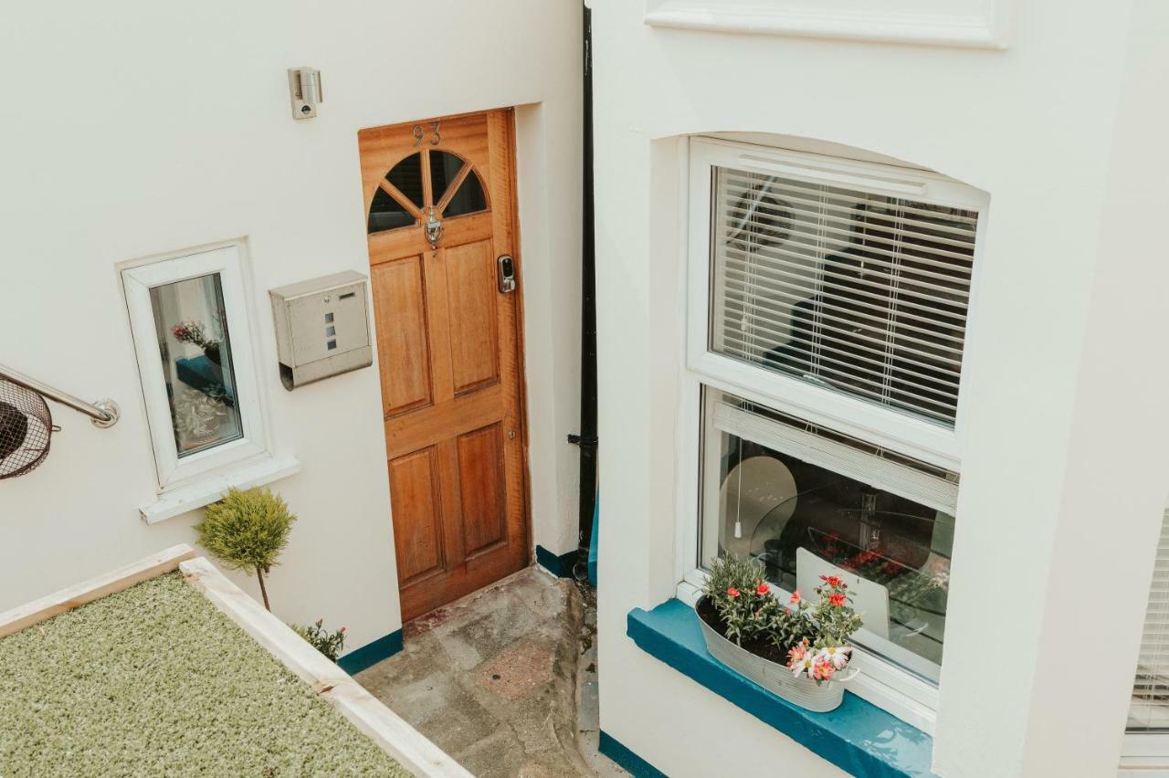 Stylish & Cosy Margate Escape With Hot Tub And Log Burner Dogs Welcome Exterior photo